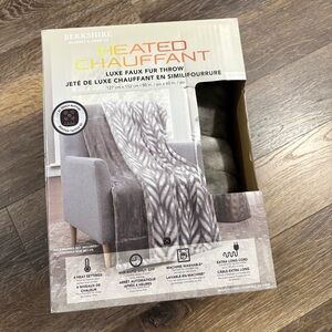 Berkshire Heated Faux Fur Throw - Gray & White New✔️